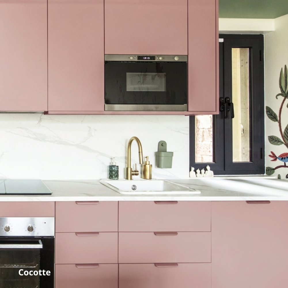 Petite cuisine Ikea Metod aux façades roses coloris "Cocotte"Studio Couleur.