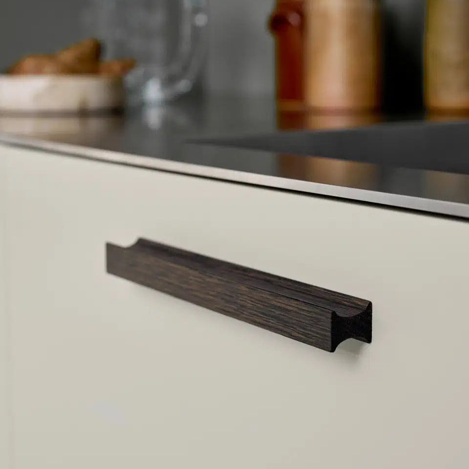 Poignée droite de cuisine ou armoire en bois massif chêne foncé, 20cm