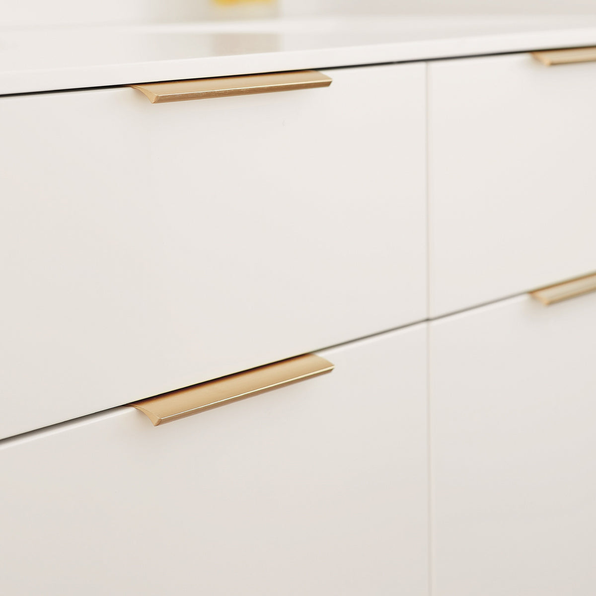 Poignée droite coloris bronze brossé pour cuisine et armoires, longueur 10cm