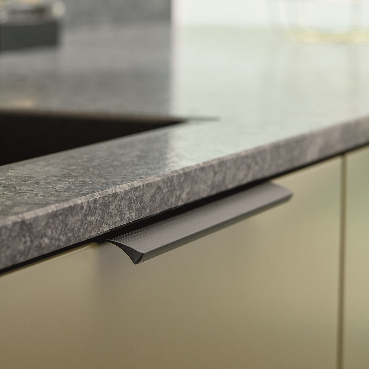 Poignée droite noir brossé pour cuisine et armoires, longueur 10cm