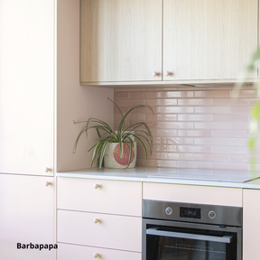 Côté de finition rose clair pour cuisine Ikea Metod