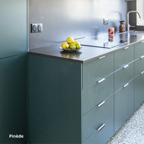 Côté de finition vert foncé pour cuisine Ikea Metod