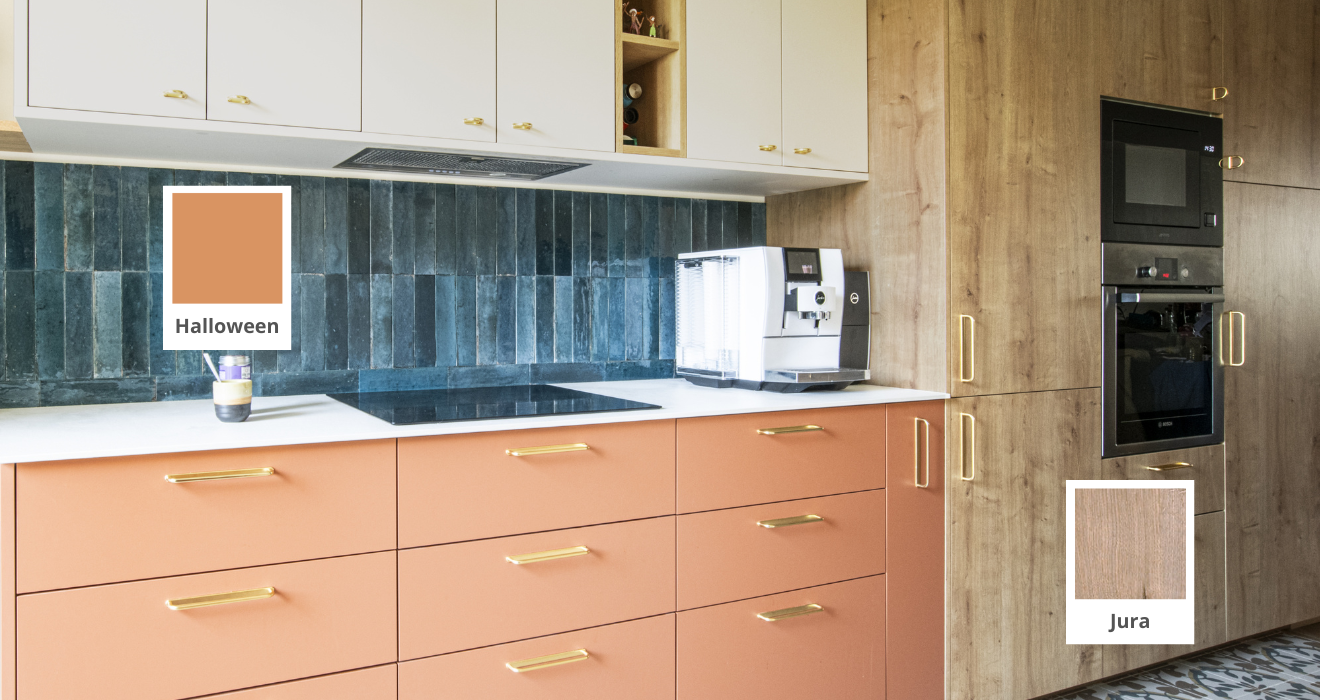 Cuisine ikea metod aux façades coloris orange rosé et bois clair