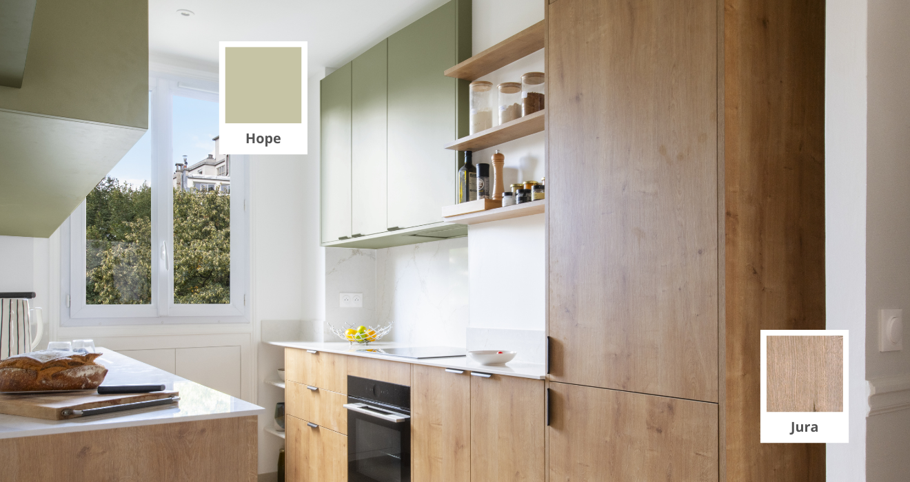 Cuisine ikea metod aux façades coloris vert pâle et bois clair
