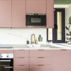 Petite cuisine Ikea Metod aux façades roses coloris "Cocotte"Studio Couleur.