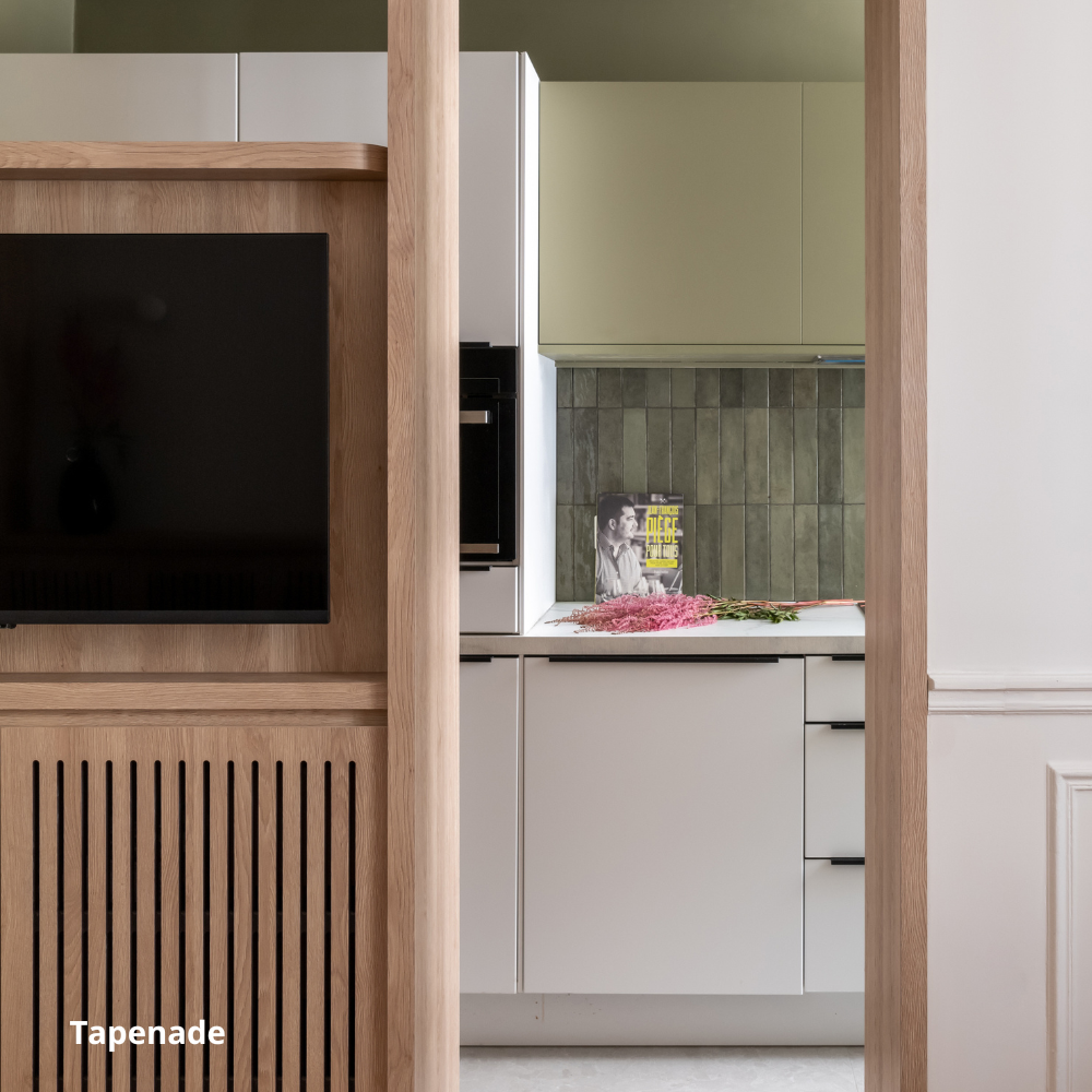 Portes hautes de cuisine vertes coloris "Tapenade" Studio Couleur. Caissons Ikea Metod.