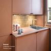 Kitchenette rouge orangé coloris "Roland" Studio Couleur, caissons Ikea Metod.