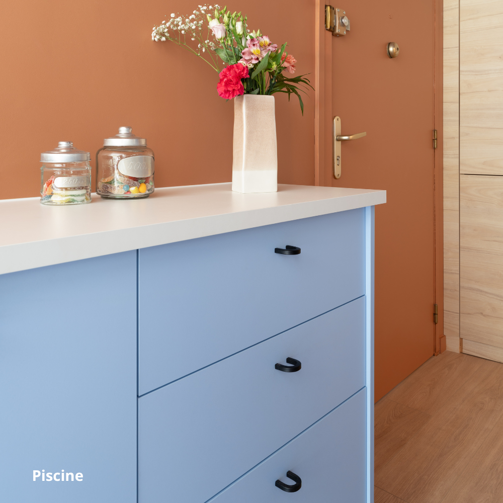 Meuble bas de cuisine bleu clair coloris Piscine Studio Couleur, caissons Ikea Metod