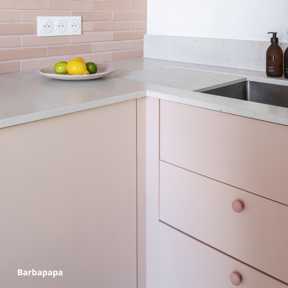 Panneau de finition rose clair pour cuisine Ikea Metod