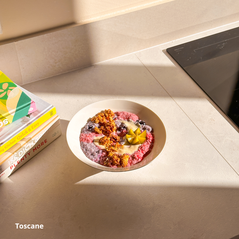 Plan de travail de cuisine aspect marbre beige