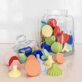 Poignées créées en collaboration par Polycoco x Studio Couleur dans 8 coloris, en bioplastique éco-responsable