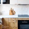 Meubles bas de cuisine Ikea Metod aux tiroirs bois clair coloris "Jura" Studio Couleur, et poignées dorées.