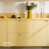 Meubles bas de cuisine Ikea Metod aux tiroirs jaunes coloris "Limoncello" Studio Couleur, et poignées roses.