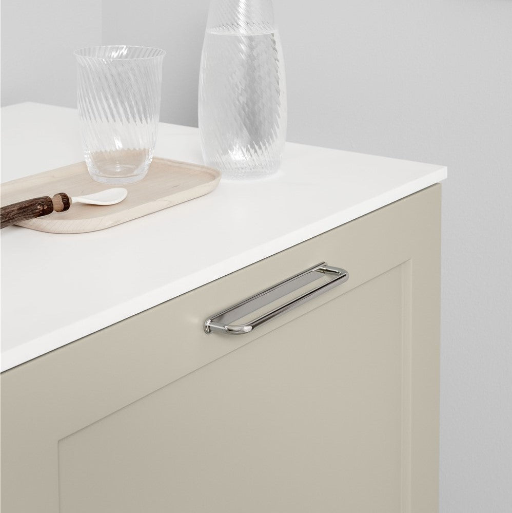 poignee barre arrondie argente brillant cuisine armoire